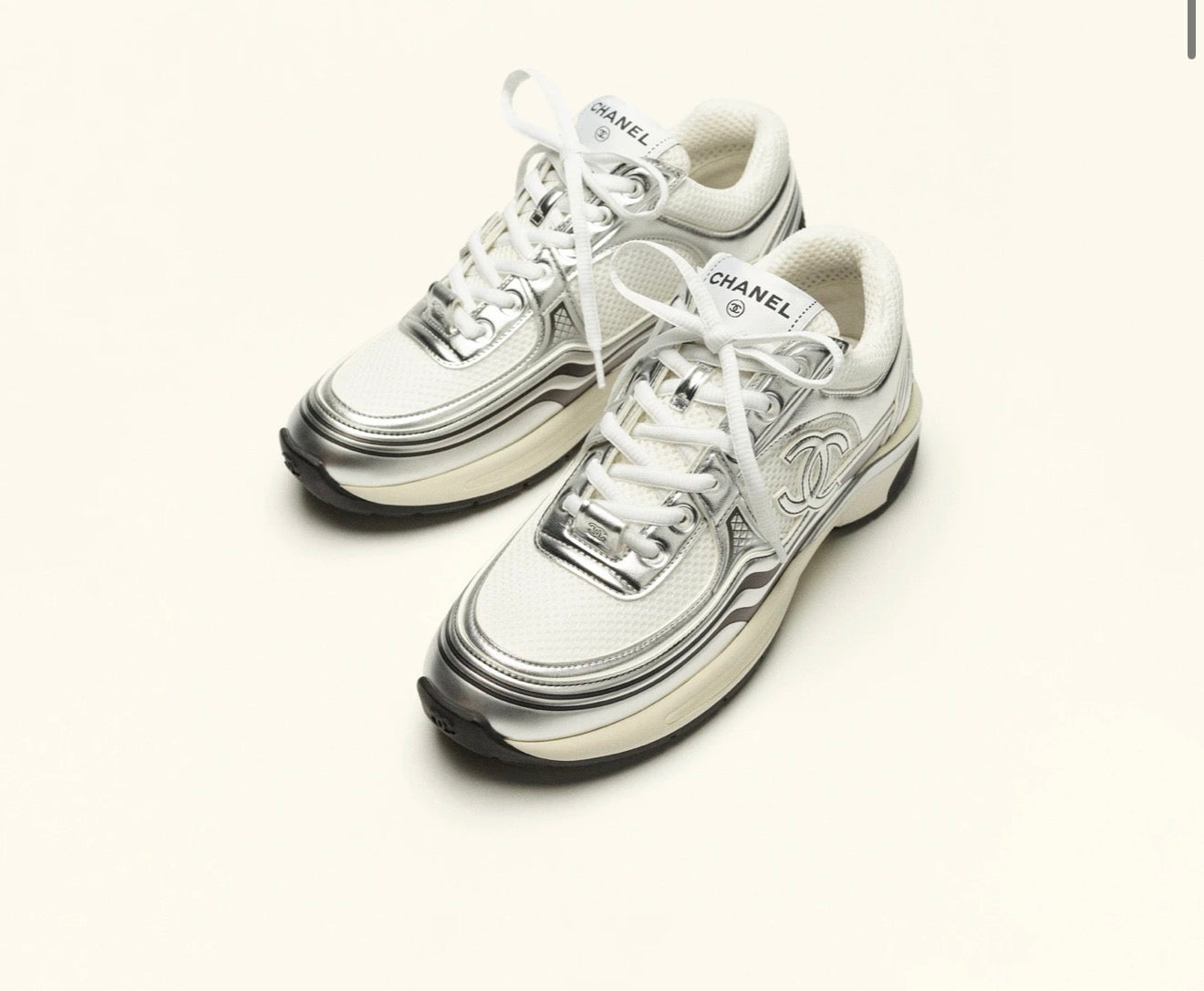 Fabric & Laminated
White & Silver